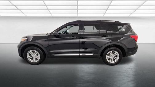 Black Metallic 2022 Ford Explorer XLT