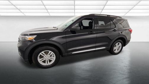 Black Metallic 2022 Ford Explorer XLT