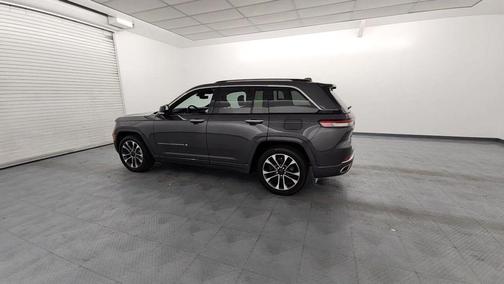2022 Jeep Grand Cherokee Overland