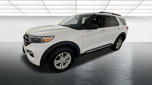 Oxford White 2023 Ford Explorer XLT