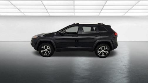 Brilliant Black Crystal Pearlcoat 2015 Jeep Cherokee Trailhawk