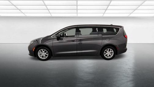 Granite Crystal Metallic Clearcoat 2023 Chrysler Voyager LX