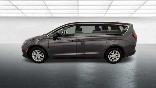 Granite Crystal Metallic Clearcoat 2023 Chrysler Voyager LX