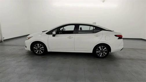 2023 Nissan Versa 1.6 SV