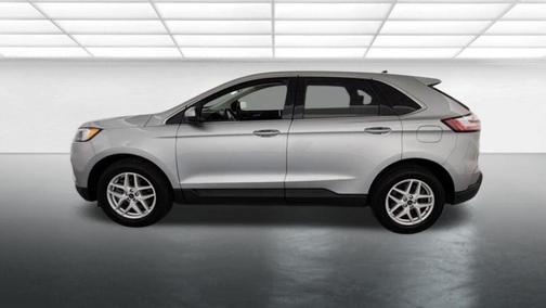 Iconic Silver Metallic 2022 Ford Edge SEL