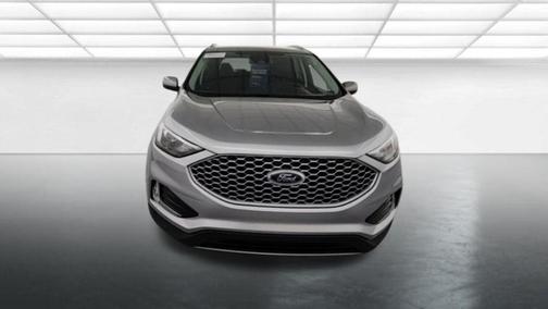 Iconic Silver Metallic 2024 Ford Edge SEL