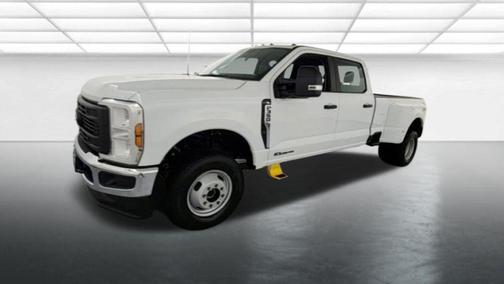 Oxford White 2026 Ford F-350 XL