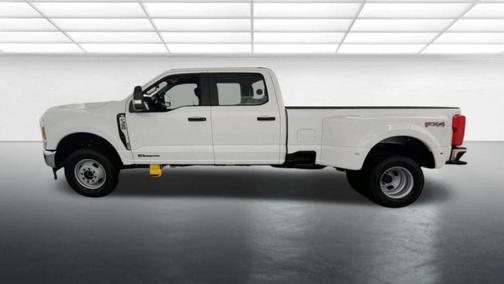 Oxford White 2026 Ford F-350 XL