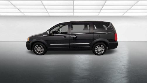 2014 Chrysler Town & Country Touring-L