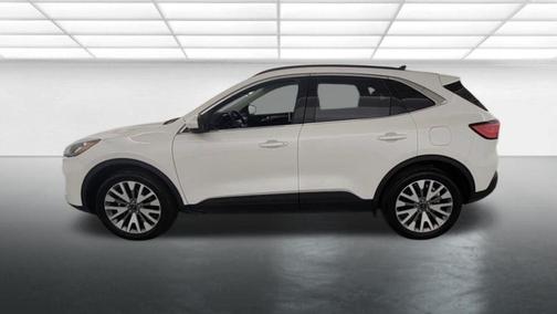 Star White Metallic Tri-Coat 2022 Ford Escape Titanium