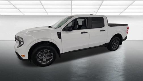 Oxford White 2025 Ford Maverick XLT