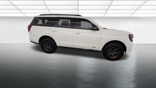 Star White Metallic Tri-Coat 2026 Ford Expedition Tremor
