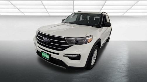 Star White Metallic Tri-Coat 2023 Ford Explorer XLT