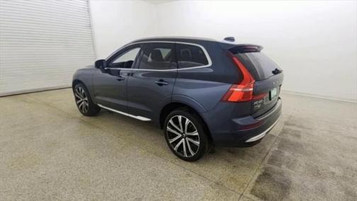 2023 Volvo XC60 B5 Ultimate Bright Theme