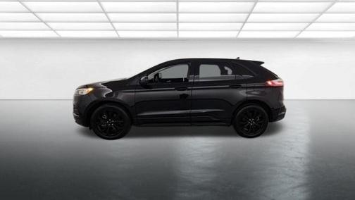 Agate Black Metallic 2022 Ford Edge SE