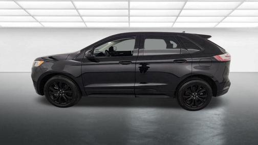 Agate Black Metallic 2022 Ford Edge SE