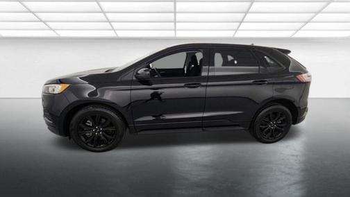Agate Black Metallic 2022 Ford Edge SE