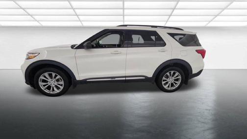 Star White Metallic Tri-Coat 2023 Ford Explorer XLT