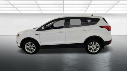 Oxford White 2019 Ford Escape SE