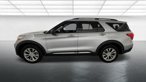 Iconic Silver Metallic 2023 Ford Explorer XLT