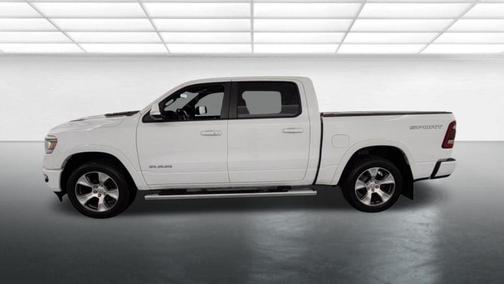 Bright White Clearcoat 2020 RAM 1500 Laramie