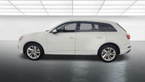 2023 Audi Q7 45 Premium Plus