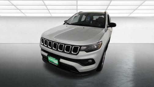Silver Zynith Metallic Clearcoat 2024 Jeep Compass Latitude