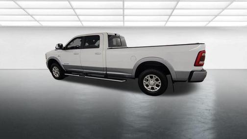 2022 RAM 3500 Laramie Crew Cab 4x4 8' Box