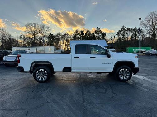 2024 Chevrolet Silverado 2500 Custom