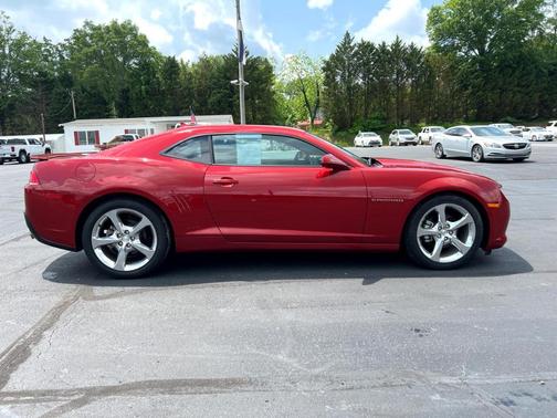 Photo 5 of 27 of 2015 Chevrolet Camaro 2LT