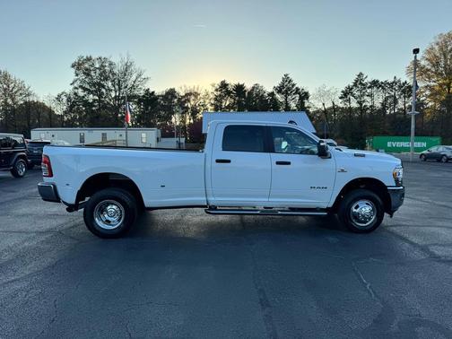 2024 RAM 3500 Big Horn 4x4 Crew Cab 8' Box