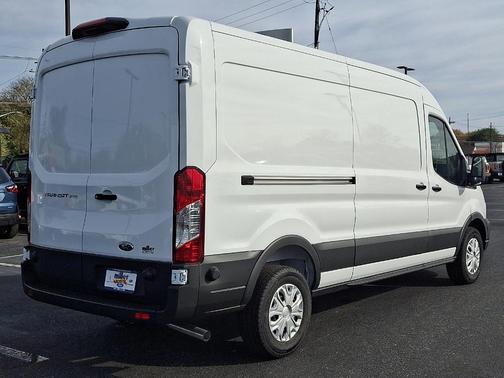 2025 Ford Transit-250 148 WB Medium Roof Cargo