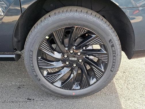 2025 Lincoln Navigator L Reserve