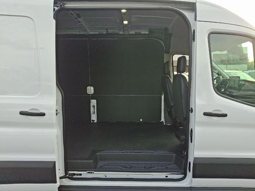 2026 Ford Transit-250 148 WB Medium Roof Cargo
