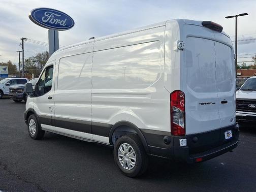 2026 Ford Transit-250 148 WB Medium Roof Cargo