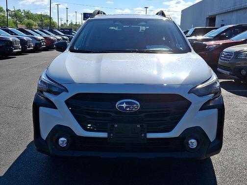 Crystal White Pearl 2025 Subaru Outback Onyx Edition