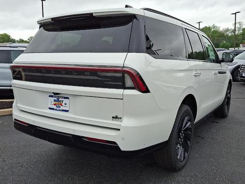 2025 Lincoln Navigator Reserve