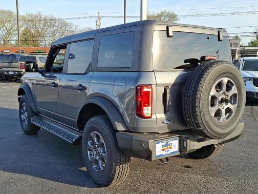 Carbonized Gray Metallic 2026 Ford Bronco Big Bend