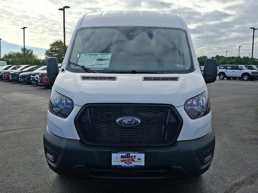 2025 Ford Transit-250 148 WB Medium Roof Cargo