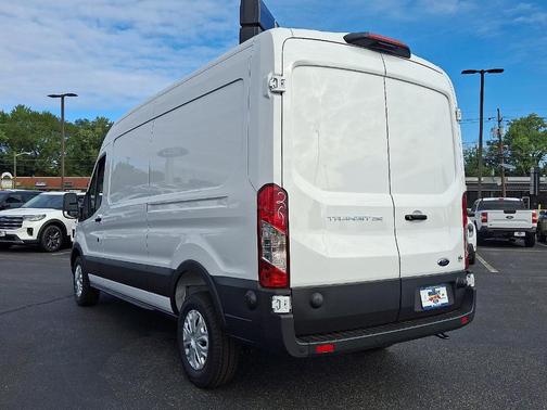 2025 Ford Transit-250 148 WB Medium Roof Cargo