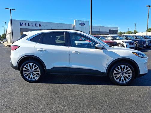 2022 Ford Escape Titanium