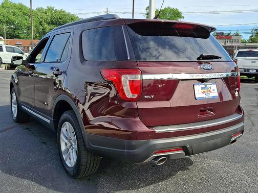 Burgundy Velvet Metallic Tinted Clearcoat 2018 Ford Explorer XLT