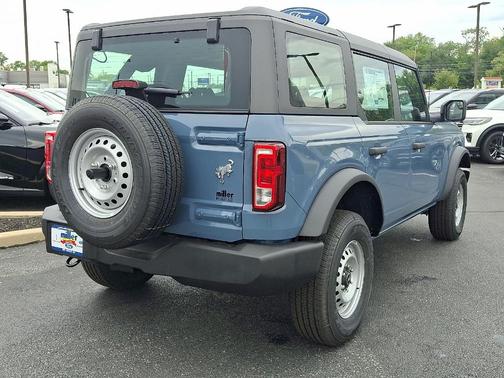 2025 Ford Bronco Base