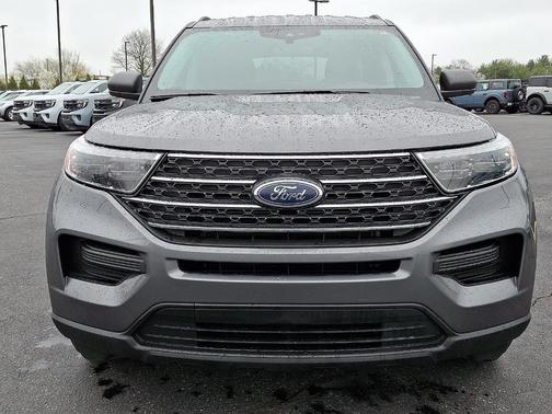 Carbonized Gray Metallic 2024 Ford Explorer XLT