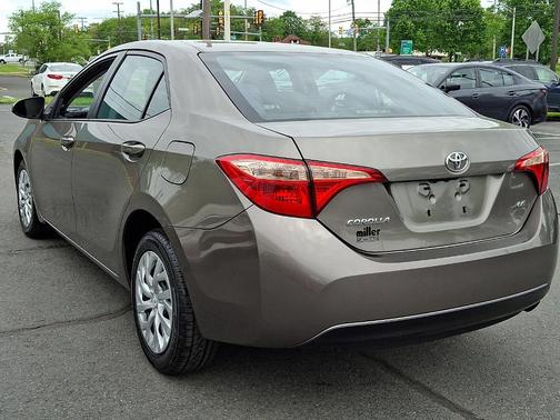 Falcon Gray Metallic 2018 Toyota Corolla LE