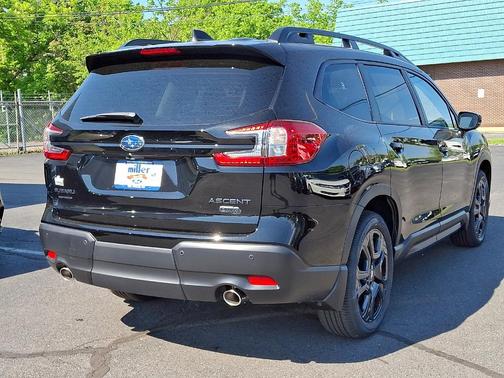Crystal Black Silica 2026 Subaru Ascent Onyx Edition Touring