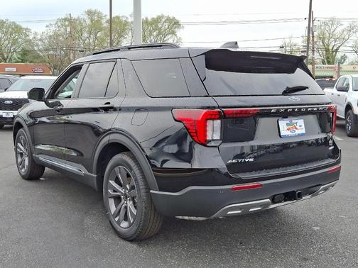 2025 Ford Explorer Active