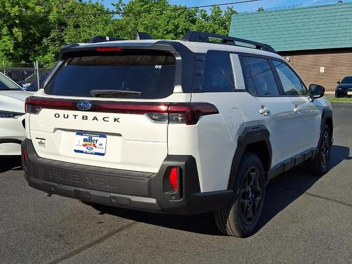 Crystal White Pearl 2026 Subaru Outback Limited