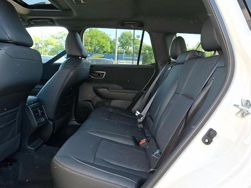 Crystal White Pearl 2026 Subaru Outback Limited