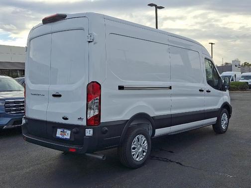 2025 Ford Transit-250 148 WB Medium Roof Cargo